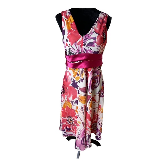 Kasper Dresses & Skirts - Kasper Dress Floral V Neck Midi Size 12